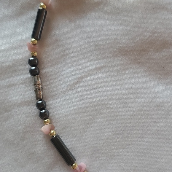 ๐2 for $15๐ Hematite and Rose Quartz Beaded Necklace - Picture 3 of 4
